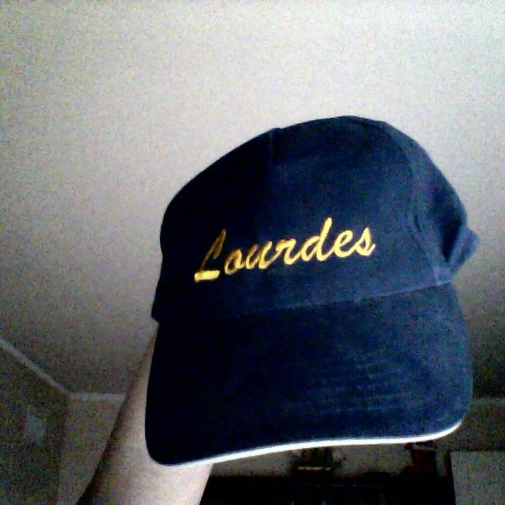 Laurdes  hat